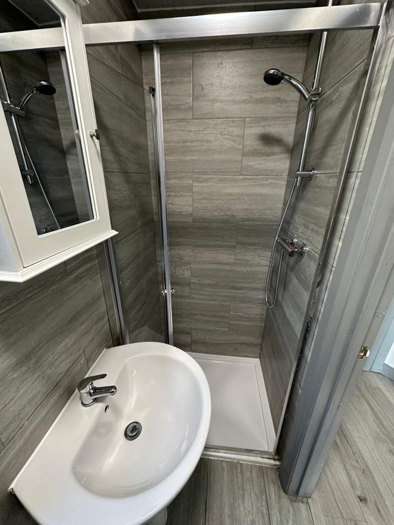 Studio Flat in Harley Road, Harrow, HA1 4XG