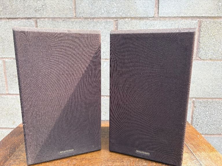 Pair of WHARFEDALE 302 vintage speakers 