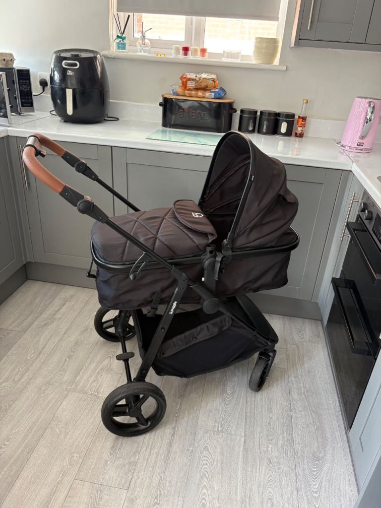 Puggle pushchair