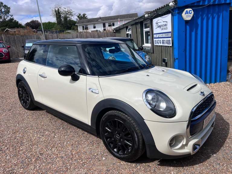MINI HATCH 2.0 Cooper S Euro 6 (s/s) 3dr (white) 2015