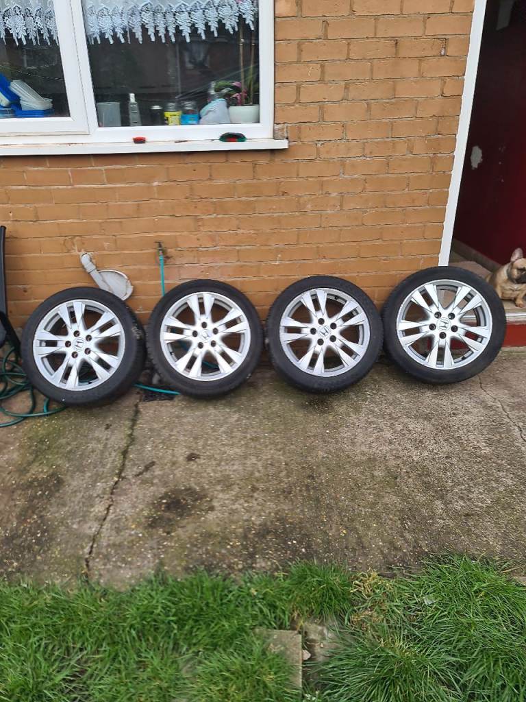 17 inch Honda alloy rims with tires