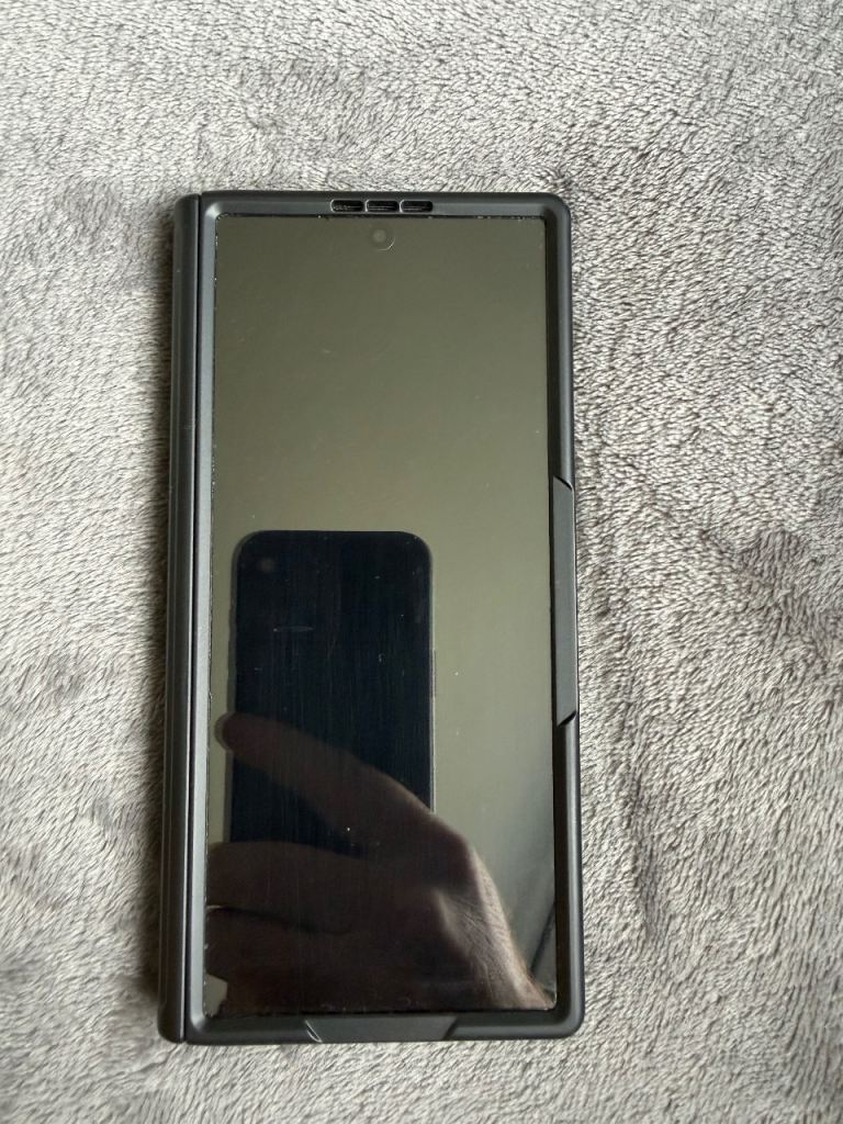 Samsung Galaxy Z Fold 7 - Black, As Good As New