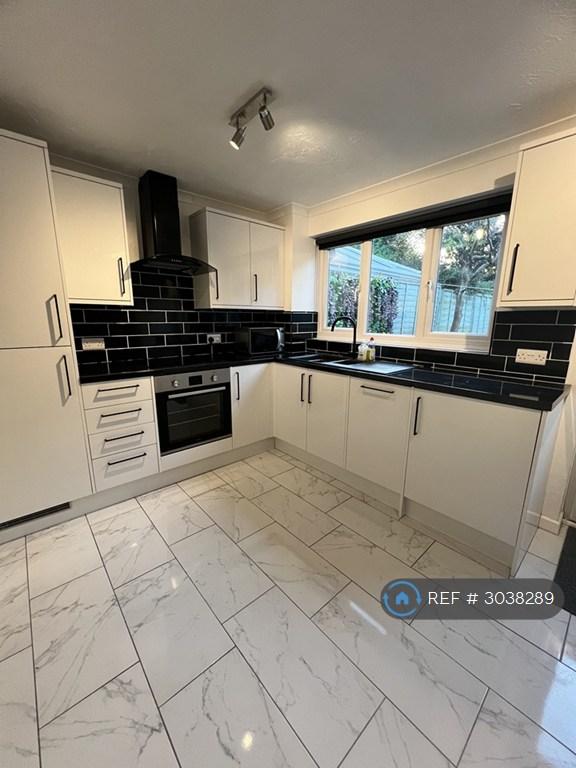 2 bedroom house in Ascot Close, Chippenham, SN14 (2 bed) (#3038289)