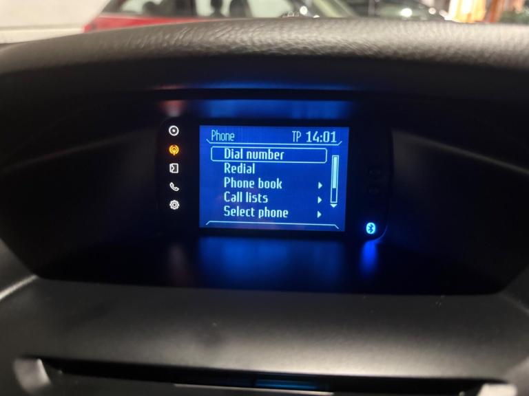 2011 Ford Focus 1.6 125 Zetec 5dr HATCHBACK PETROL Manual