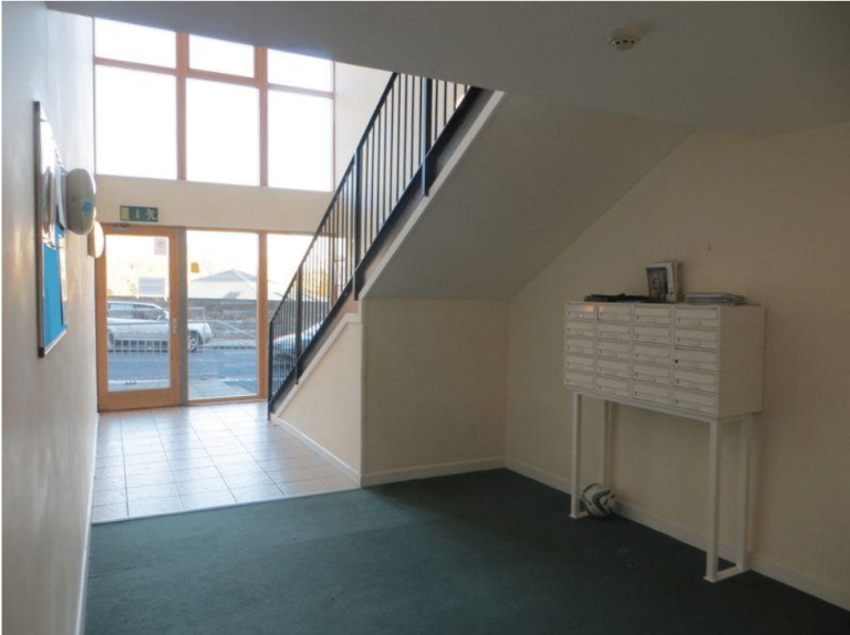 Great 1 bed flat with car parking, close to Bristol center!