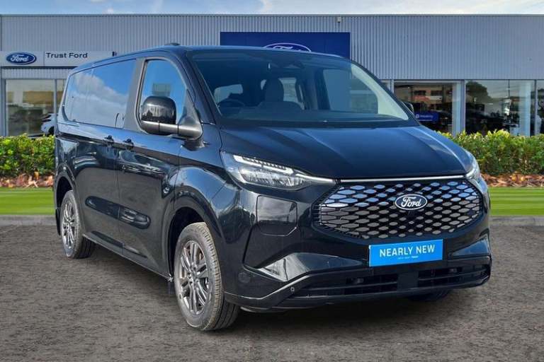 2025 Ford Tourneo Custom 340 Titanium AUTO L1 SWB 8 Seat Minibus RWD 160kW 65kWh Low Roof Automat...