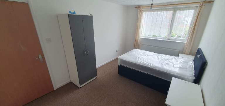 NEW House Handsworth Wood UC/DSS Only