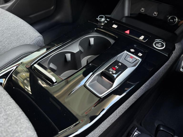 2025 Audi Q6 e-tron 83kWh S line SUV 5dr Electric Auto (252 ps) ESTATE Electric Automatic