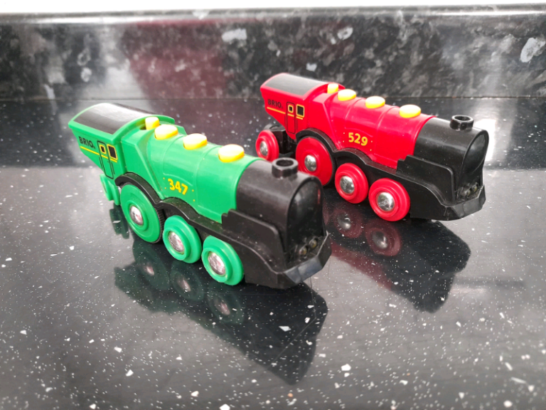 Genuine Brio motorised trains for Brio & compatible wooden track 