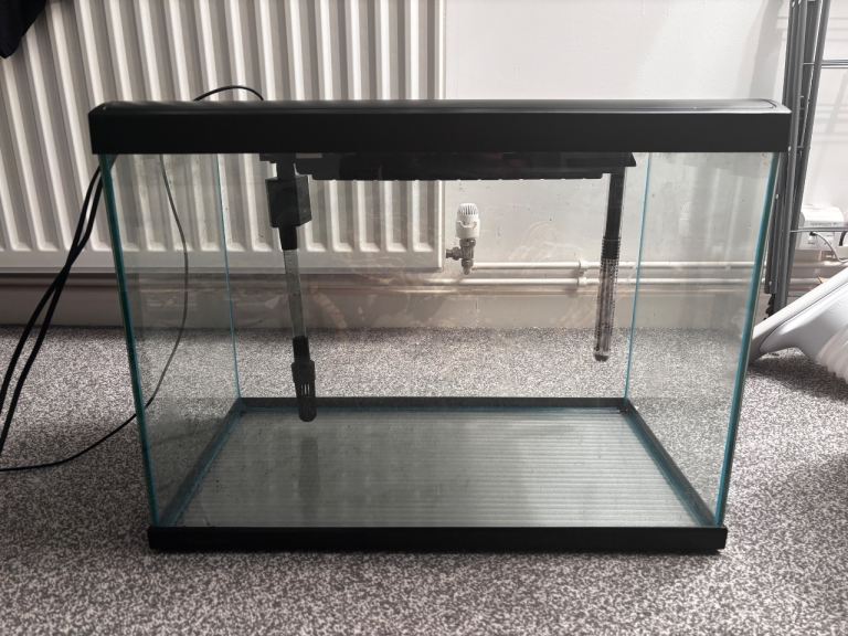 Aqua One 72L fish tank 