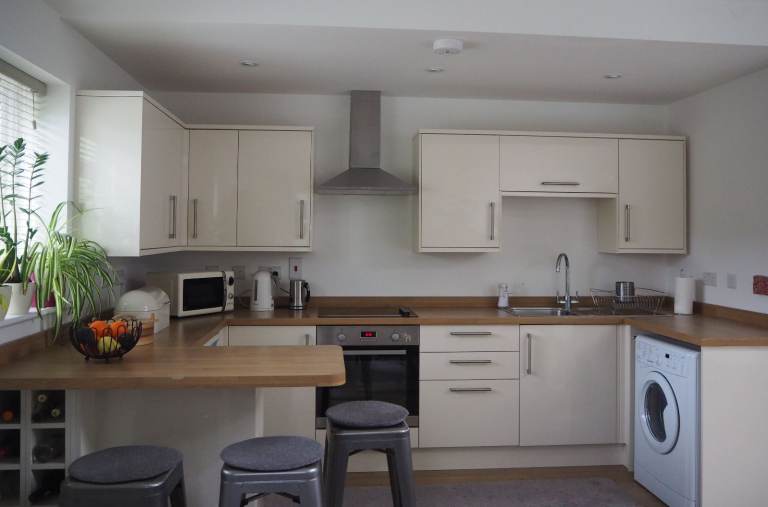 Bright & modern studio flat, Impington, inc bills (ex council tax)