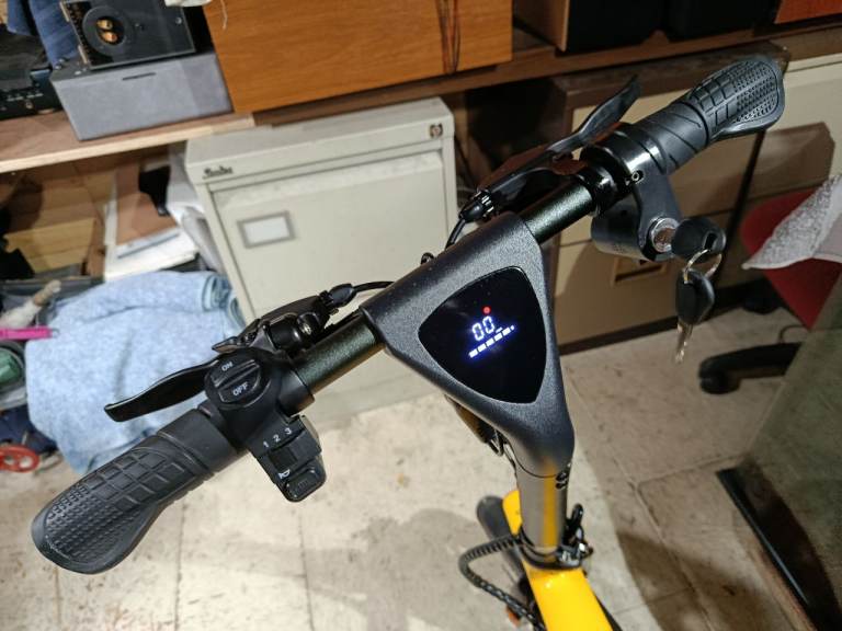 Z ELECTRIC BIKE LIKE NEW 