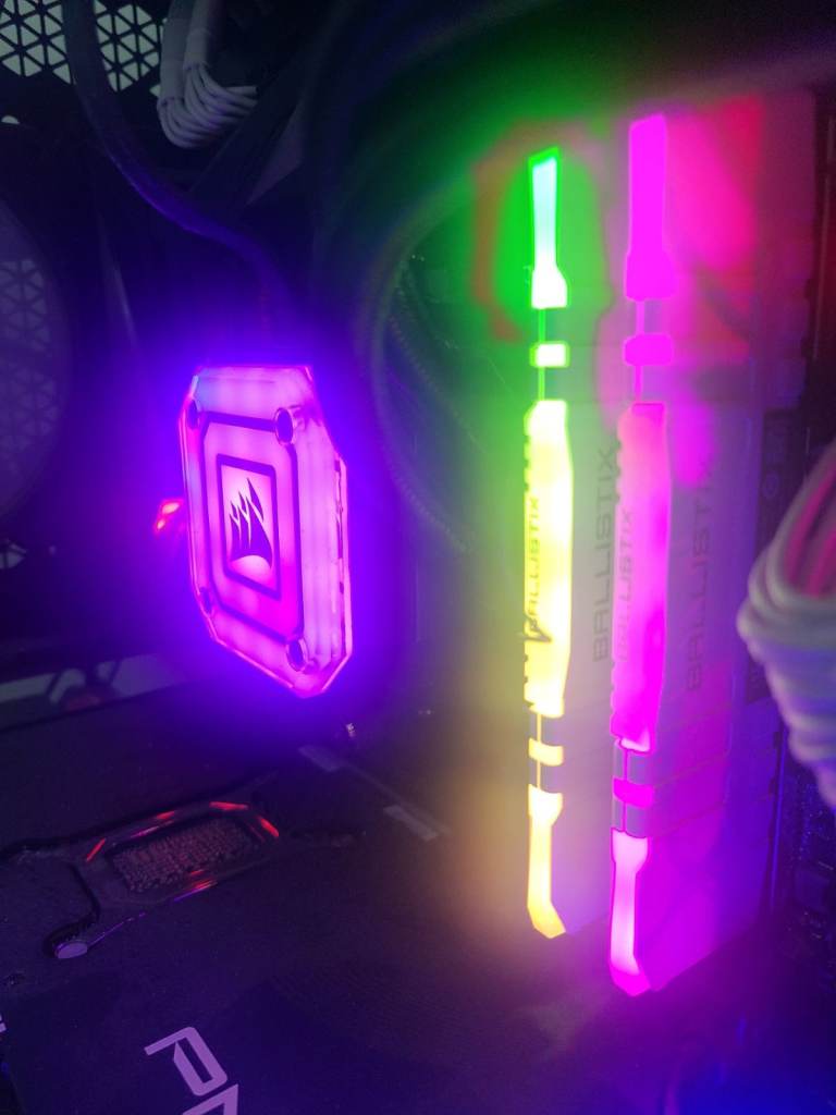 Crucial Ballistix RGB 3200 MHz DDR4 32GB