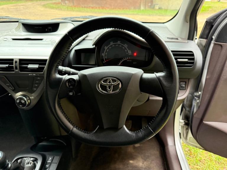 2009 Toyota IQ 1.0 VVT-i 2 Euro 4 3dr HATCHBACK Petrol Manual