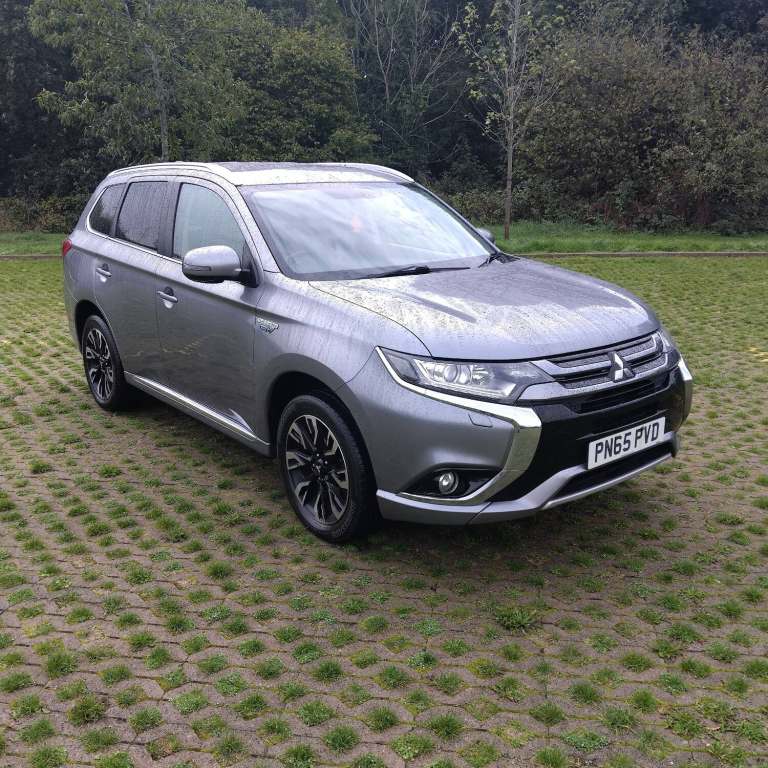 MITSUBISHI OUTLANDER 2.0 GX3H HYBRID 4x4 AUTOMATIC 2016 / 65 @ MCD CARS