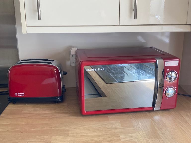 Russell Hobbs Red Toaster and Microwave Set – Good Condition