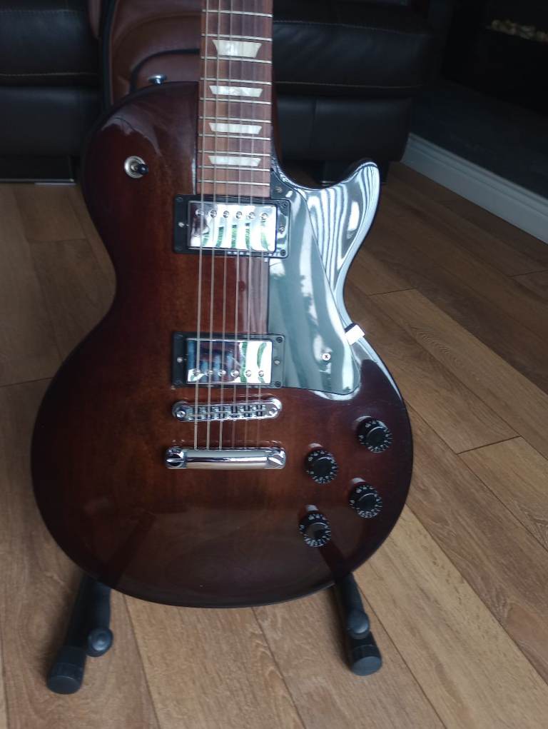 Gibson Les Paul Studio Guitar with Case