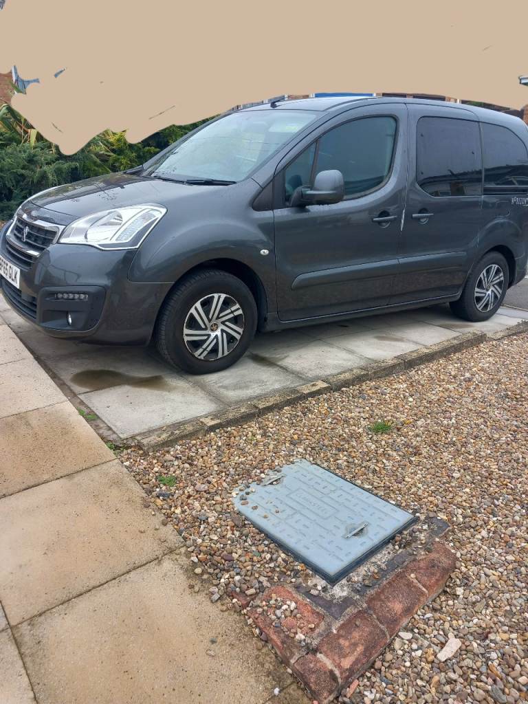 Peugeot, WAV,PARTNER TEPEE, MPV, 2015, Semi-Auto, 1560 (cc), 5 doors