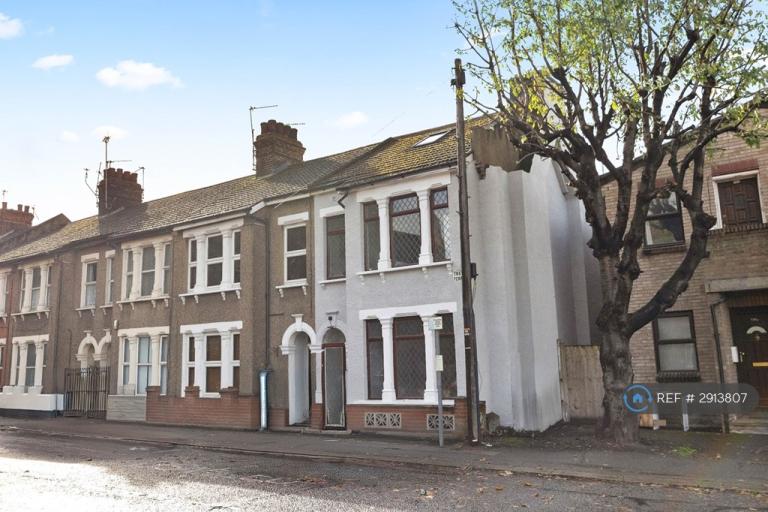 Studio flat in Dock Road, Tilbury, RM18 (#2913807)