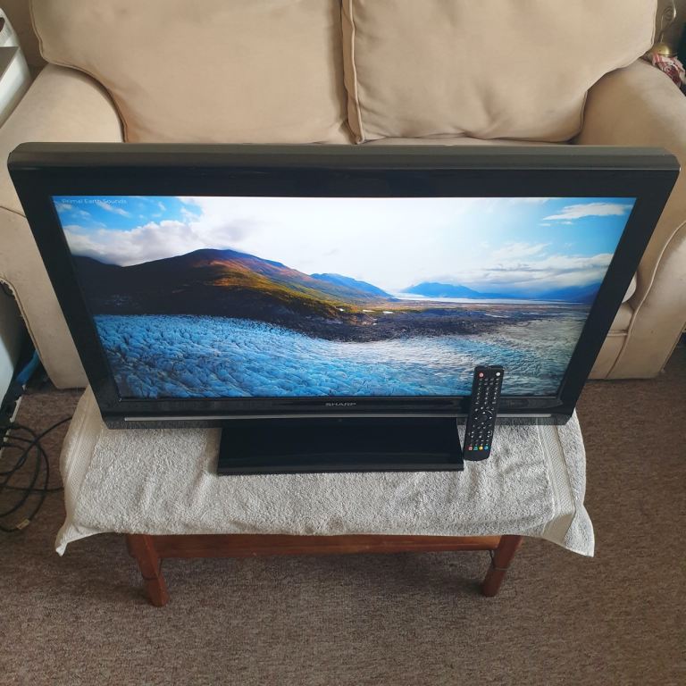 Sharp LCD TV 1080p - Remote Control, Excellent Condition