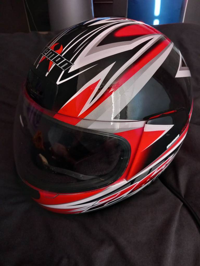 Mortorcycle helmet Demon small size road race tech 26
