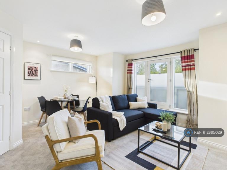 2 bedroom flat in Corinne Court, Cheltenham, GL51 (2 bed) (#2885029)