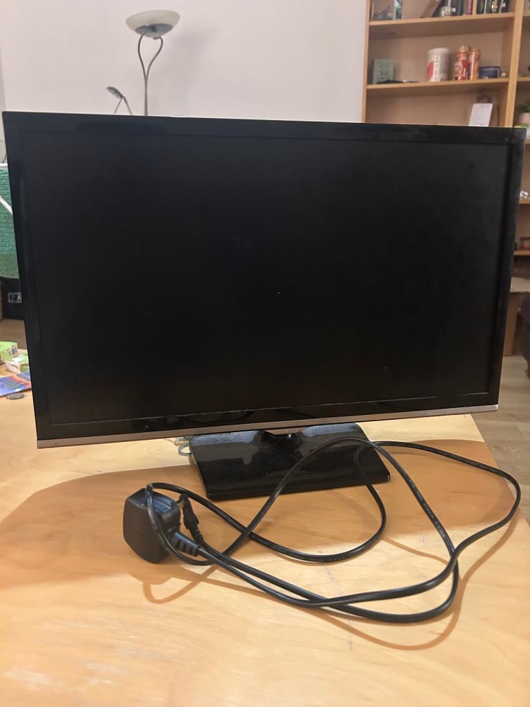 Samsung 22-inch LED TV T22E310EX – Good Condition