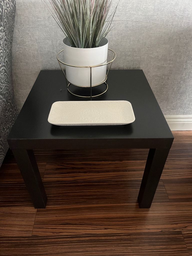 Ikea coffee table like new 