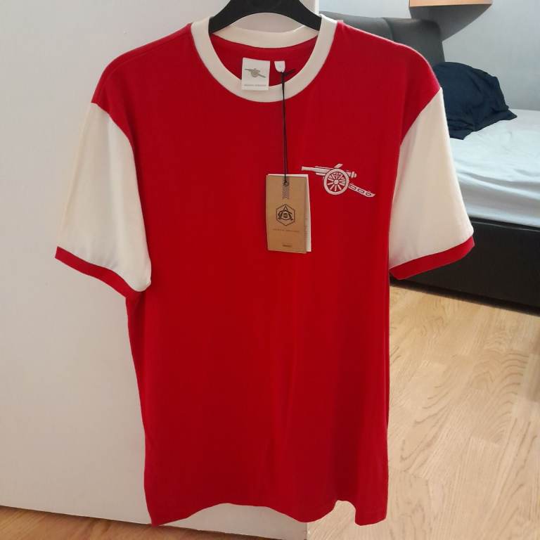 Mens small arsenal t-shirt new with tags
