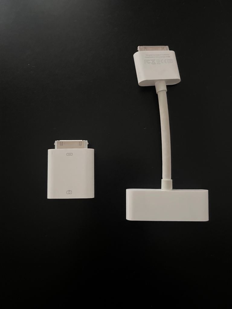 APPLE 30-PIN DIGITAL AV ADAPTER A1388 + iPAD CAMERA CONNECTION KIT A1358