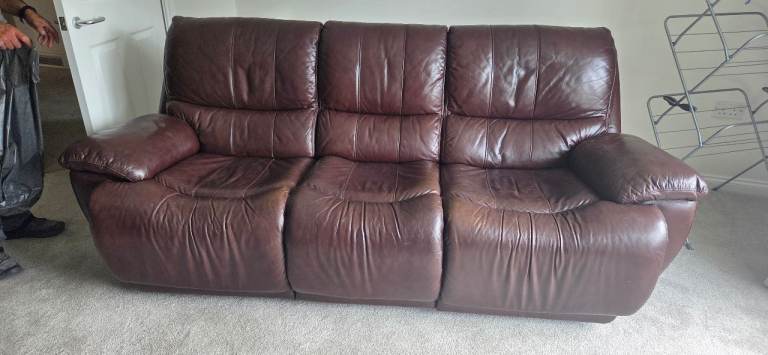 Leather recliner settee