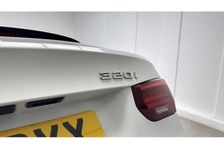 2018 BMW 3 Series 2.0 320i M Sport Shadow Edition Touring 5dr Petrol Auto Euro 6 (s/s) (184 p Est...