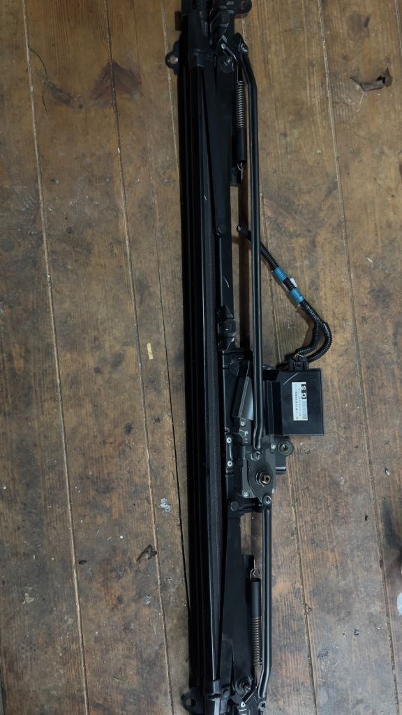 LEXUS GS 430 460 ELECTRIC SUNSHADE CURTAIN WITH MOTOR REAR WINDOW 