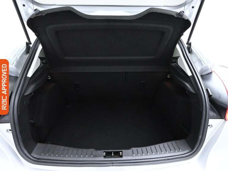 2015 Ford Focus 1.6 Zetec Hatchback 5dr Petrol Powershift Euro 6 (125 ps) Hatchback PETROL Automatic