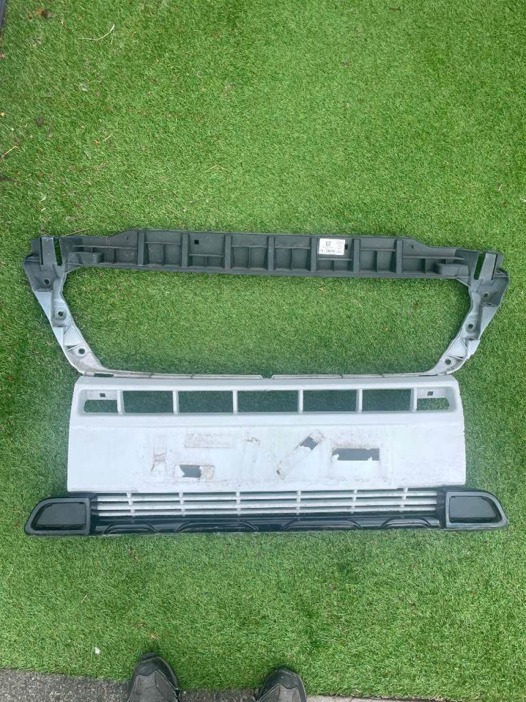 Fiat ducato 2024 on FRONT GRILLE RADIATOR CENTER TRIM 
