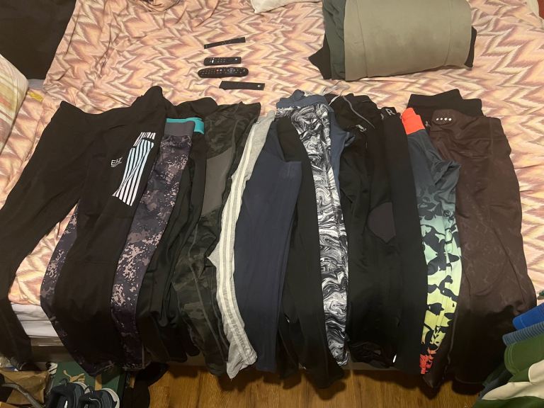 14 pairs of branded ladies sports leggings 