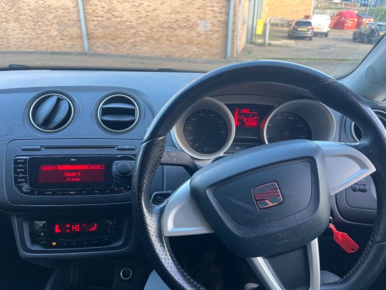 Seat, IBIZA, Hatchback, 2012, Manual, 1390 (cc), 3 doors