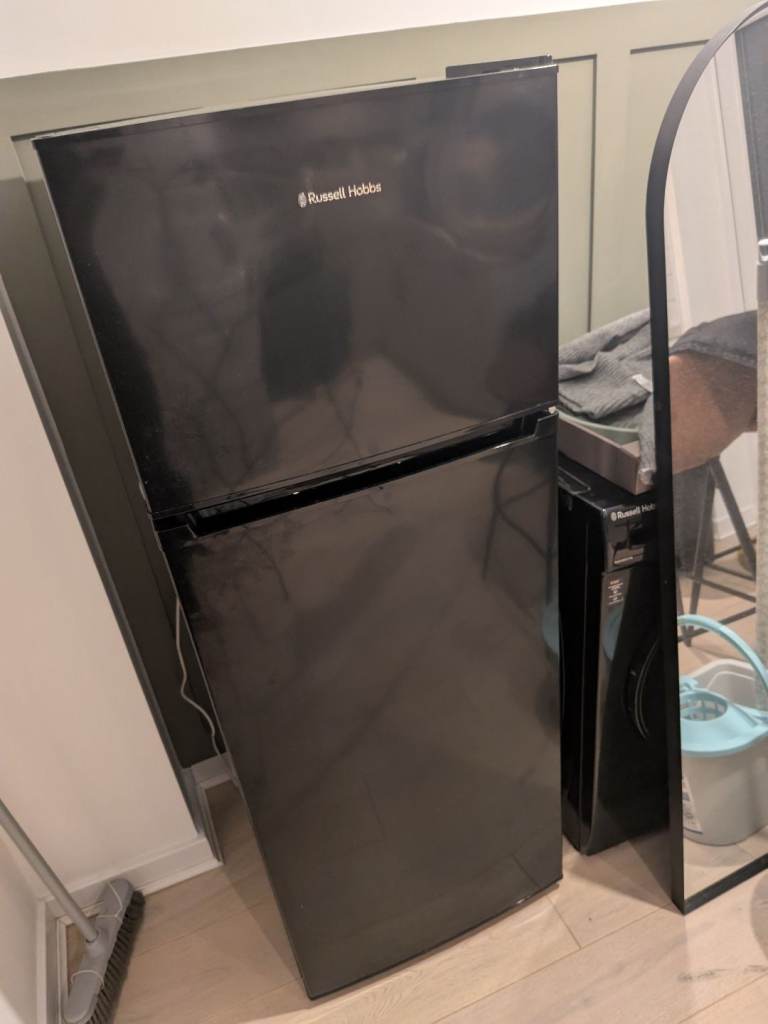 Black Russell Hobbs RH144TMFF541E1B Fridge Freezer – 1 Year Old