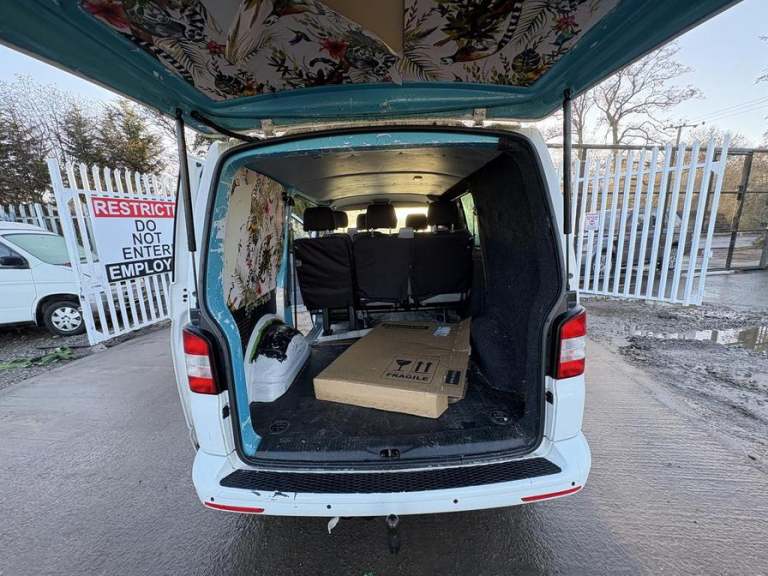 2014 Volkswagen Transporter Transporter T32 Startline TDI BlueMotion Technology Crew Cab DIESEL M...