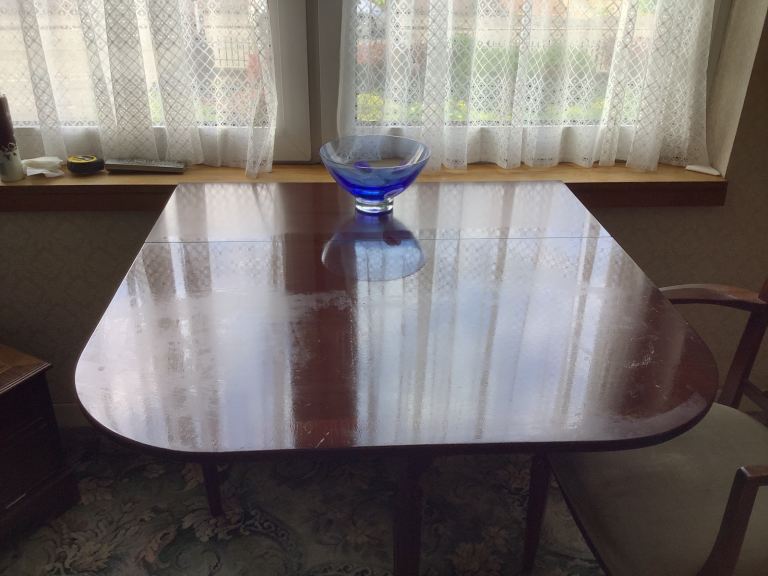 Mahogany Drop-Leaf Dining Table – Good Condition
