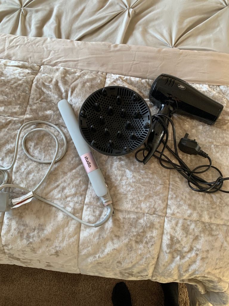 Hairdryer,straighteners