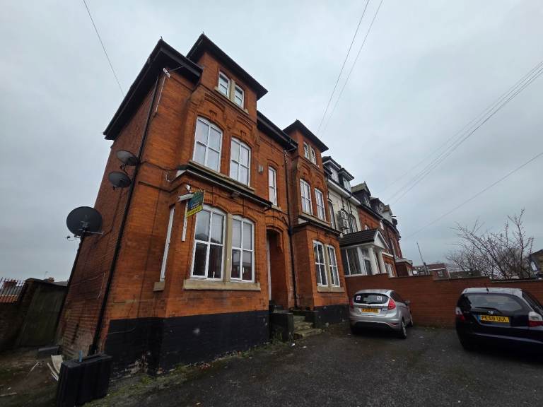 Large One Bedroom First Floor Flat available to Rent in Crumpsall M8 area