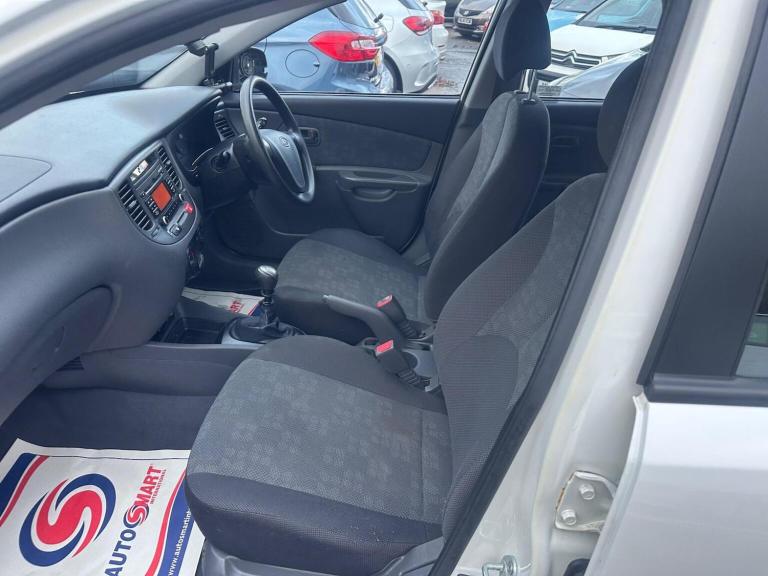 KIA RIO 1.4 5dr 2009