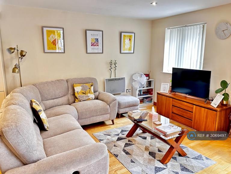 2 bedroom flat in Cuba Street, Greater London, E14 (2 bed) (#3069497)