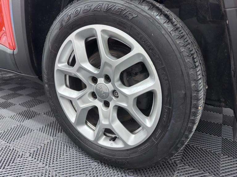 2016 Jeep Renegade 2.0 Multijet Limited 5dr 4WD - FULL LEATHER - REAR SENSORS - FSH ESTATE Diesel...