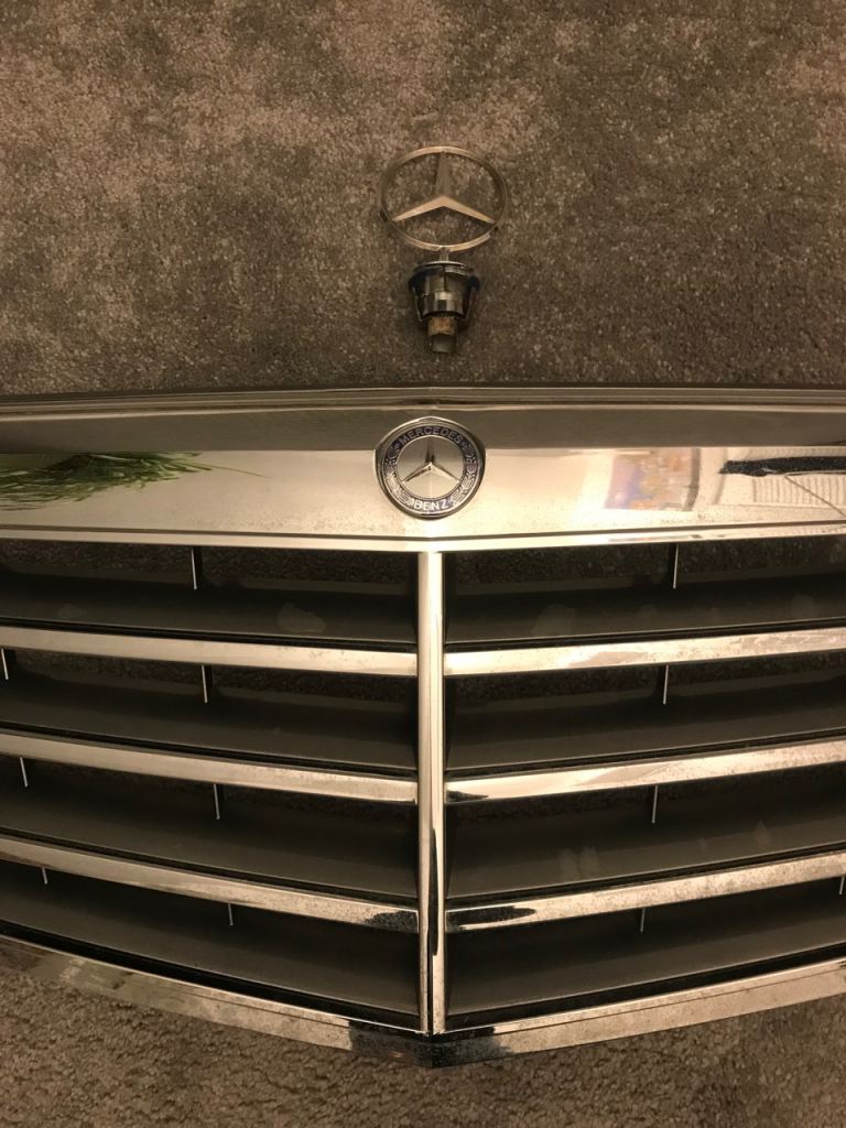 Mercedes Benz E class grille W212 and bonnet ornament