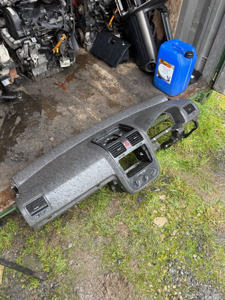 Volkswagen Golf Jetta Mk5 Dash 