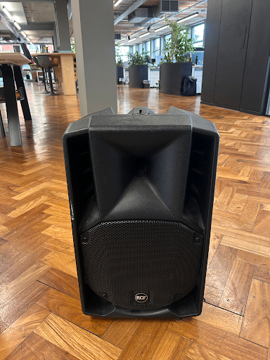 RCF Powered Speaker – Black, Good Condition