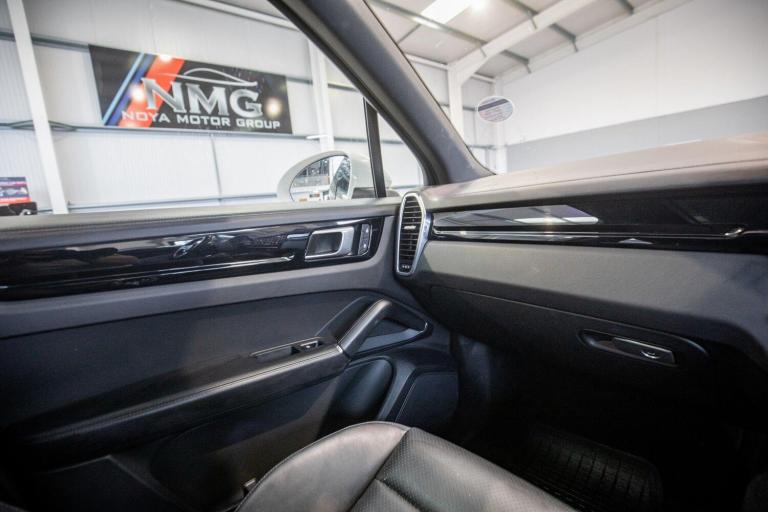 2021 Porsche Cayenne E-Hybrid 5dr Tiptronic S ESTATE PETROL/ELECTRIC Automatic