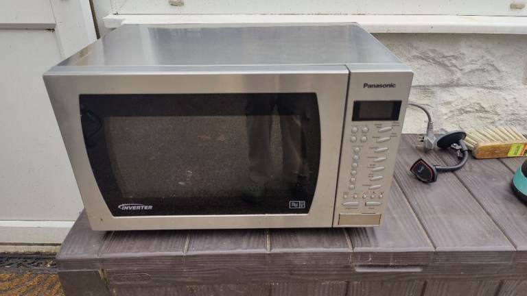 FREE Panasonic Inverter Microwave Oven – Good Condition.